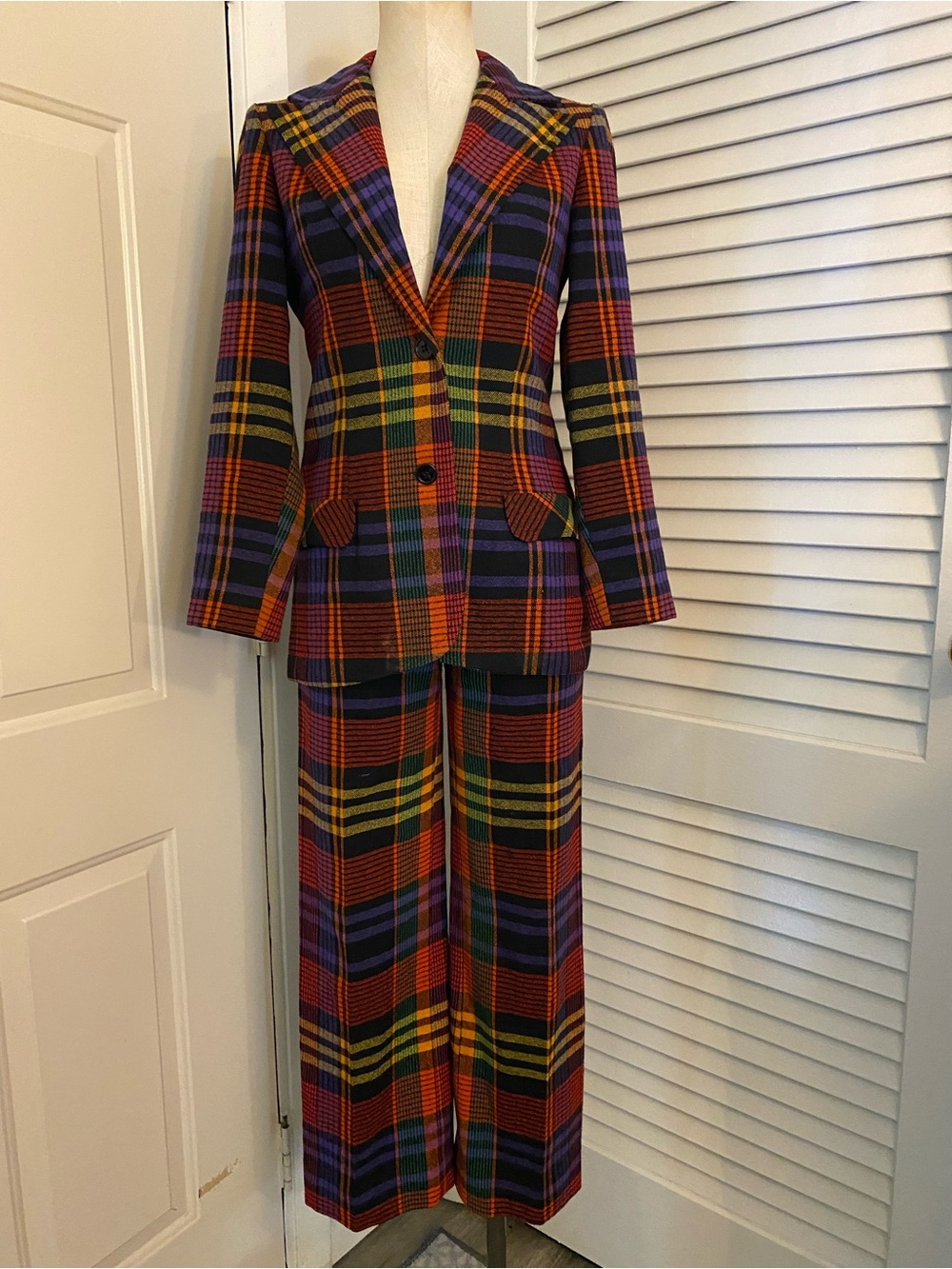 Vintage 60’s/70’s Pedigree Rainbow Plaid American Way Wool Pantsuit- Size 6